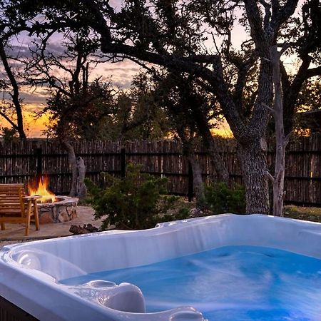 Rockin' R - Rustic Star Cabin Fredericksburg Extérieur photo