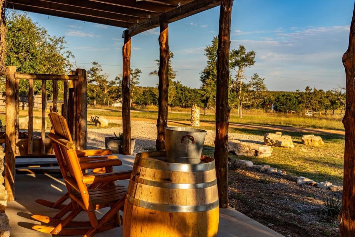 Rockin' R - Rustic Star Cabin Fredericksburg Extérieur photo