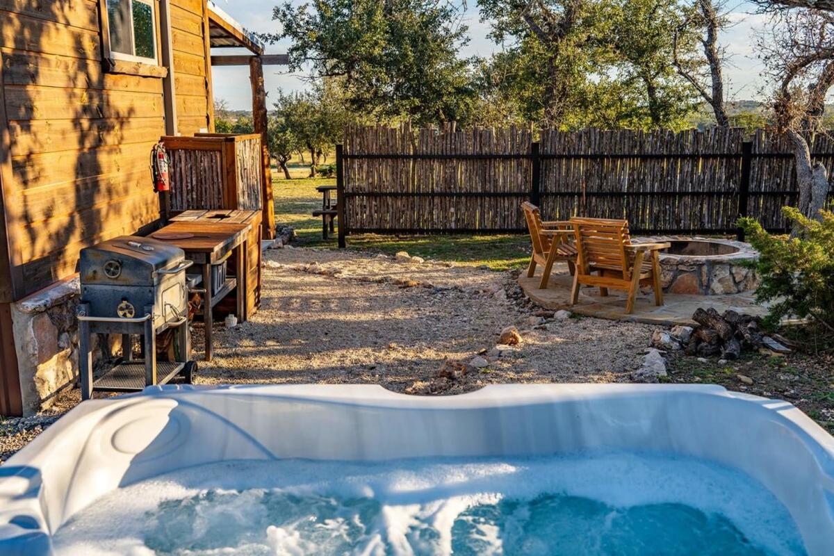 Rockin' R - Rustic Star Cabin Fredericksburg Extérieur photo