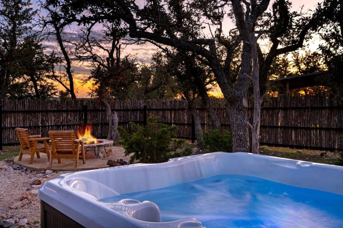 Rockin' R - Rustic Star Cabin Fredericksburg Extérieur photo